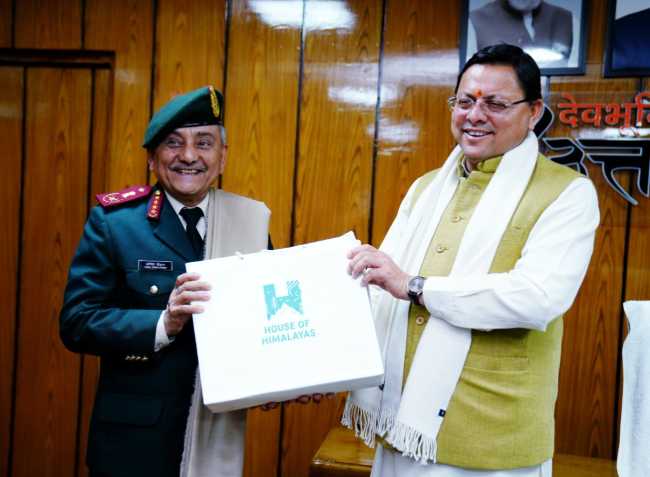 मुख्यमंत्री धामी से चीफ ऑफ डिफेंस स्टाफ (CDS) जनरल अनिल चौहान ने शिष्टाचार भेंट की